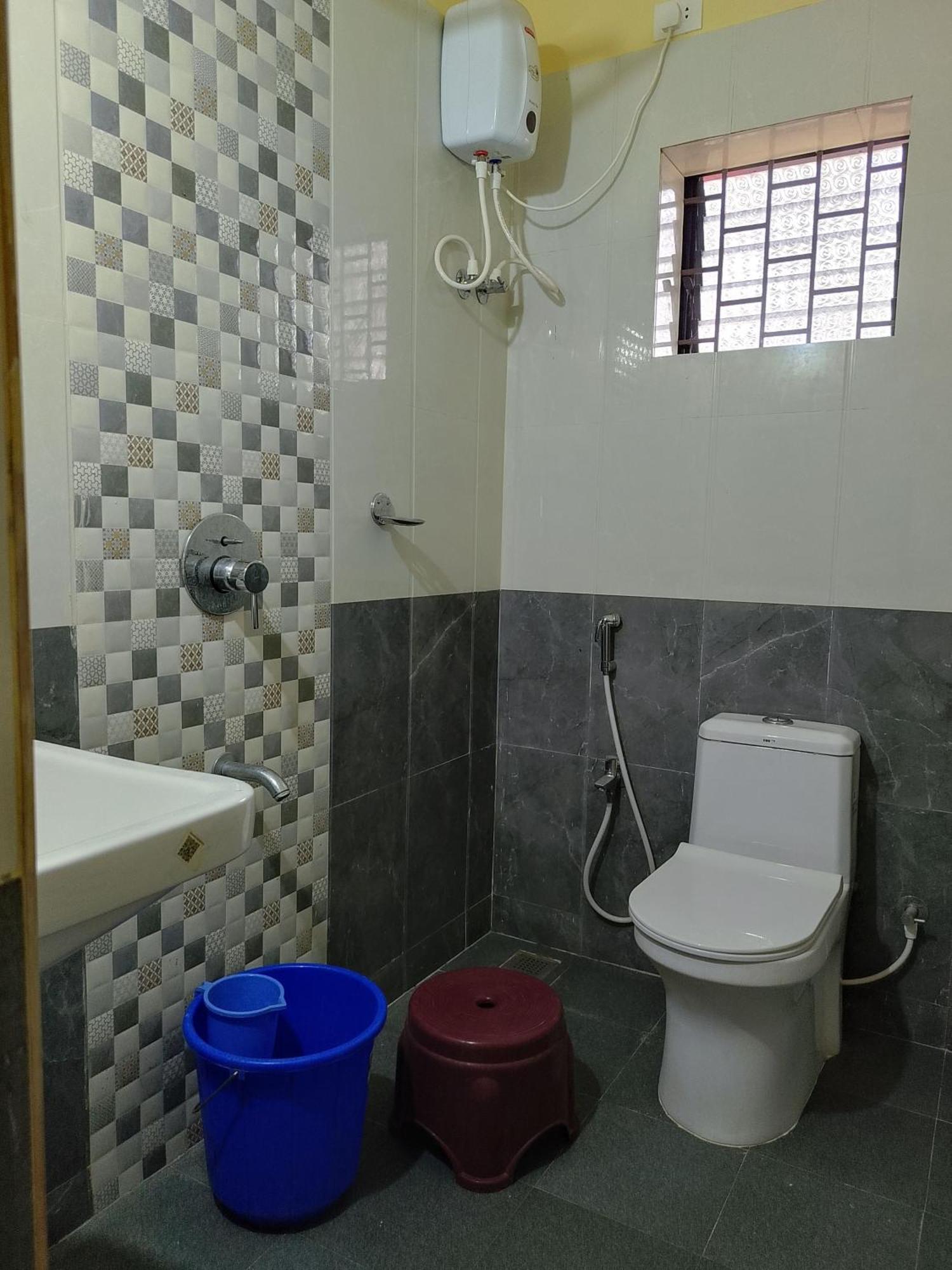 One Love Guest House Morjim Exterior photo